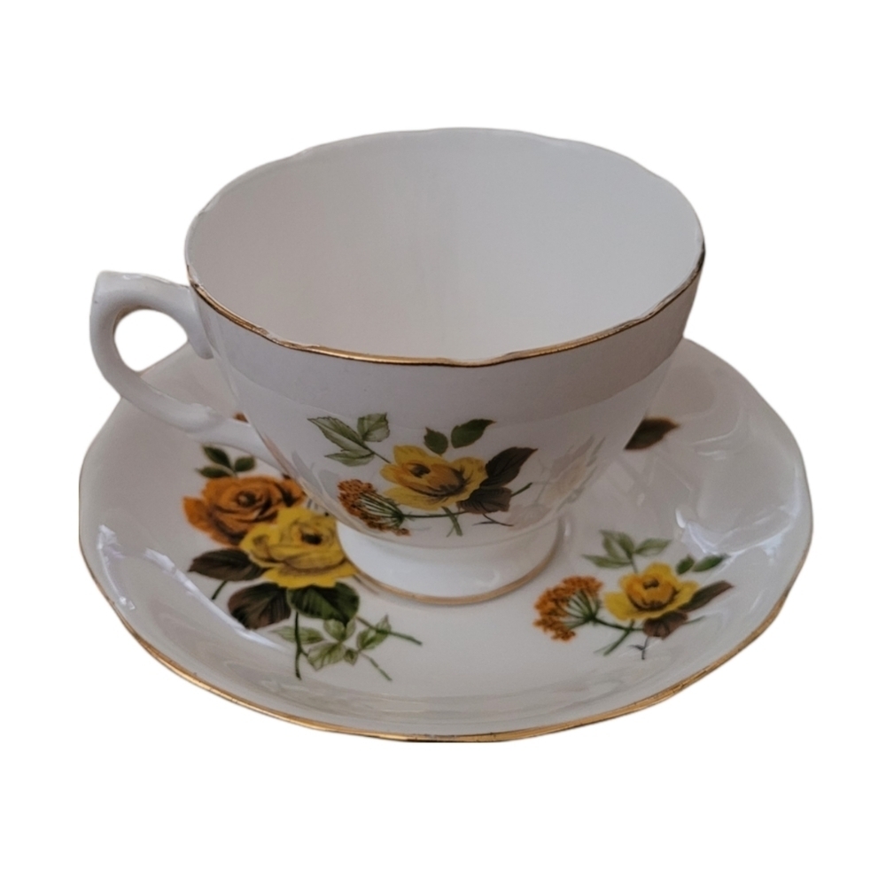 Vintage - Queen Anne Bone China Autumn Leaves Tea Cup and‎ Saucer Set